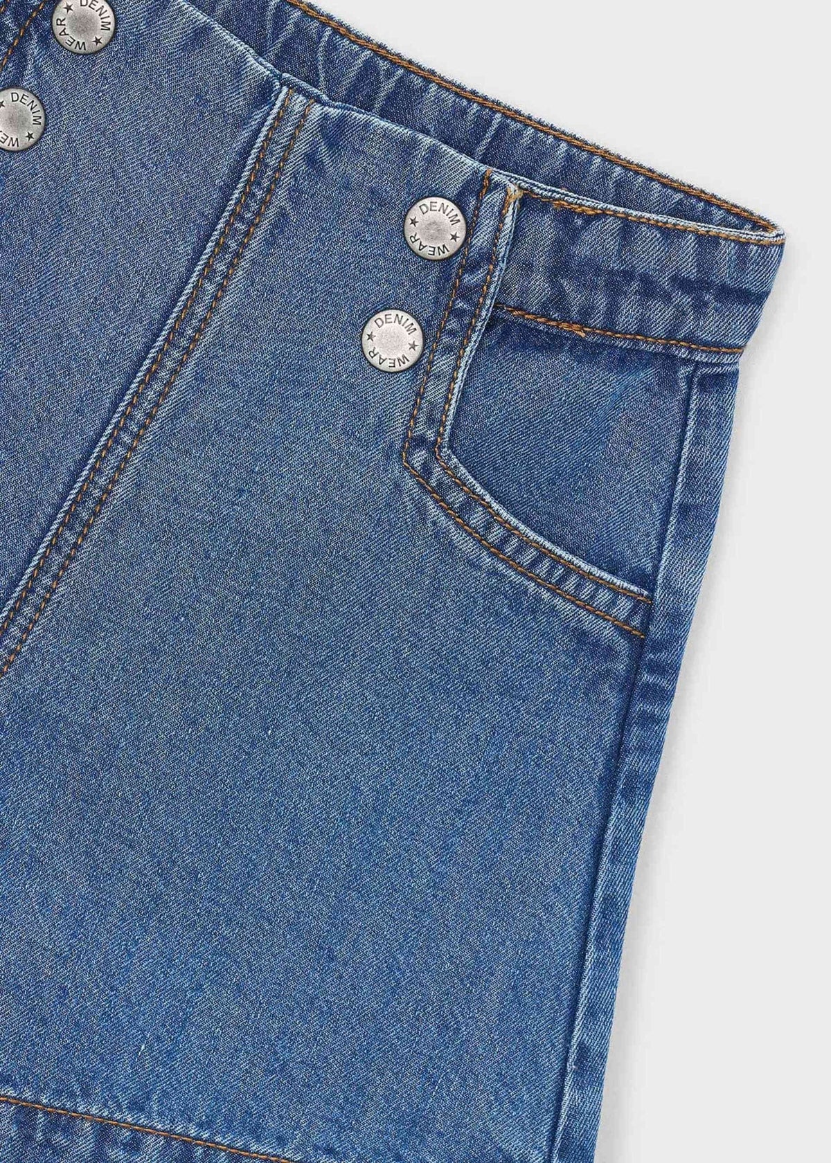 Bermuda-Jorts-Mädchen