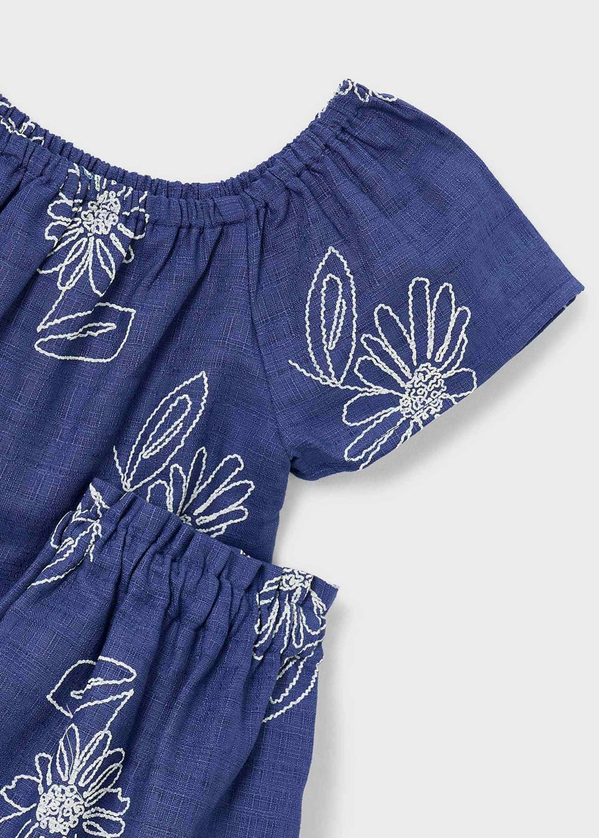 Girl's linen skirt and T-shirt set