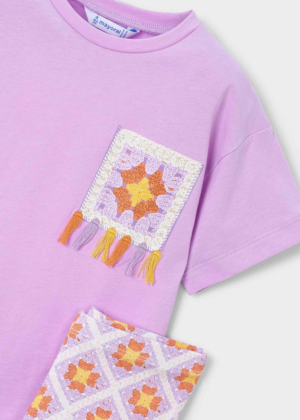 Set aus bedruckten Leggings und T-Shirt für Mädchen