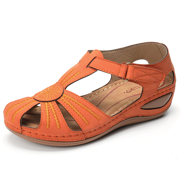 Lässige Keilabsatzsandalen