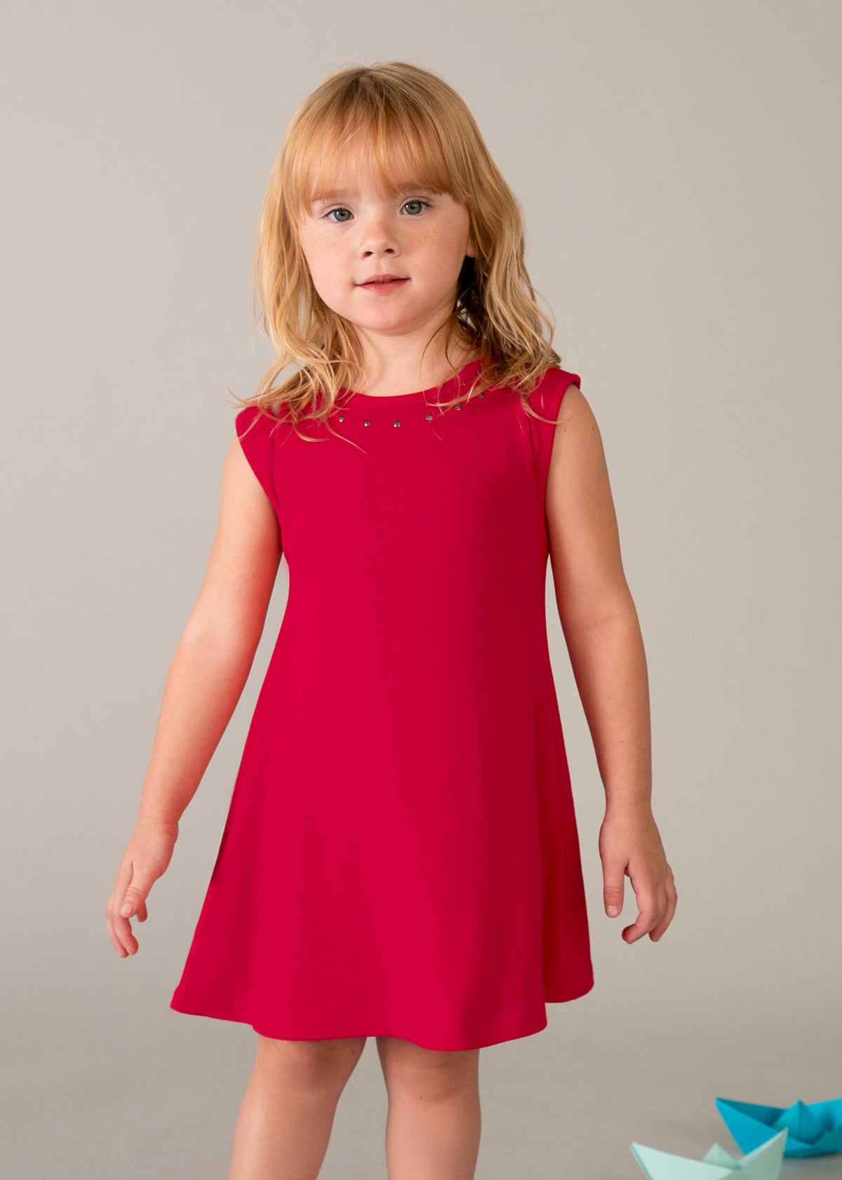 Mädchenkleid mit Schlitz